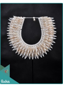 wholesale Low Price Tribal Necklace Shell Decorative On Stand Decor Interior, Home Decoration