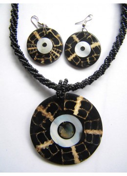 Necklace Seashell Pendant Set Made in Bali