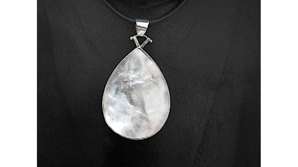 Beautiful Mop Sea Shell Pendant With Sterling Silver Silver 925 From Artisans