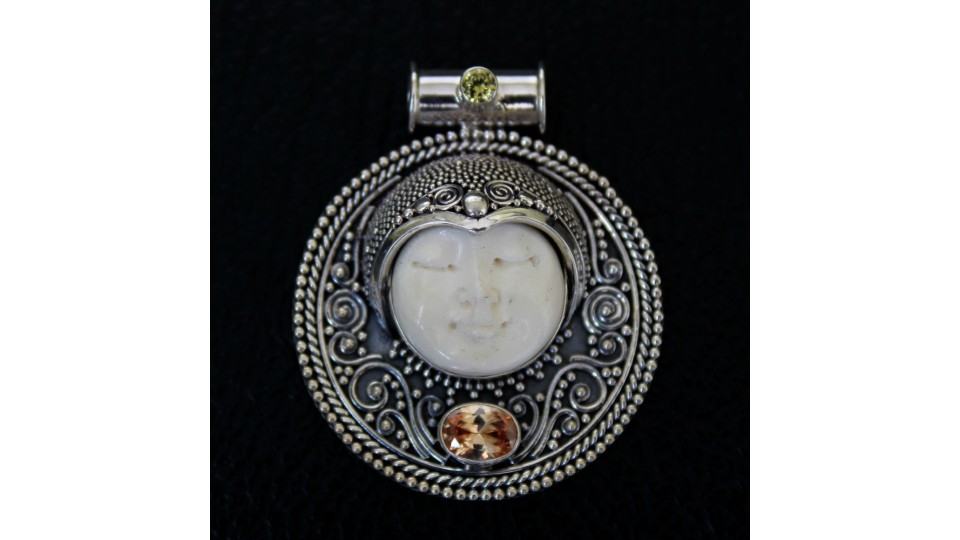 Wholesaler Bone Carved Moon Face Sterling Silver Pendant 925