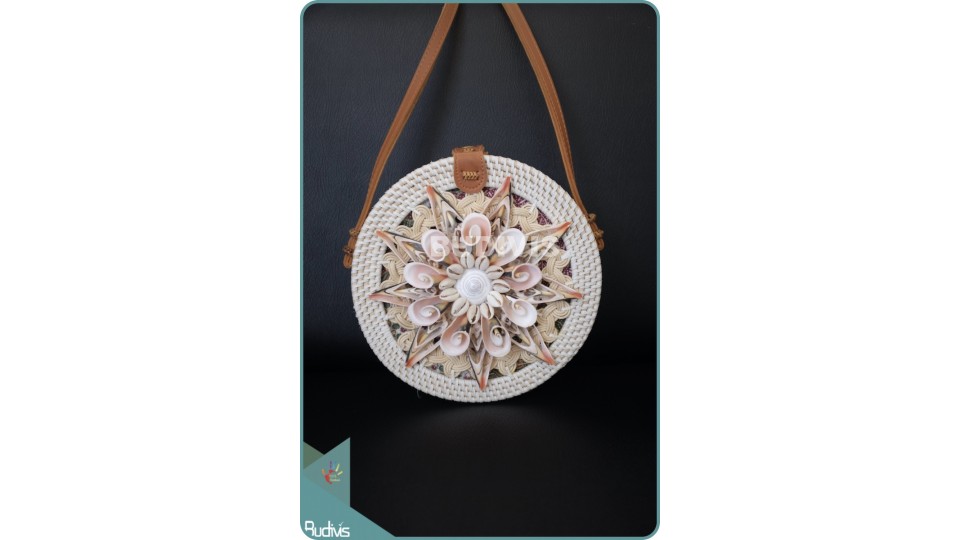 Round Rattan Bag With Shell And Star Pattern