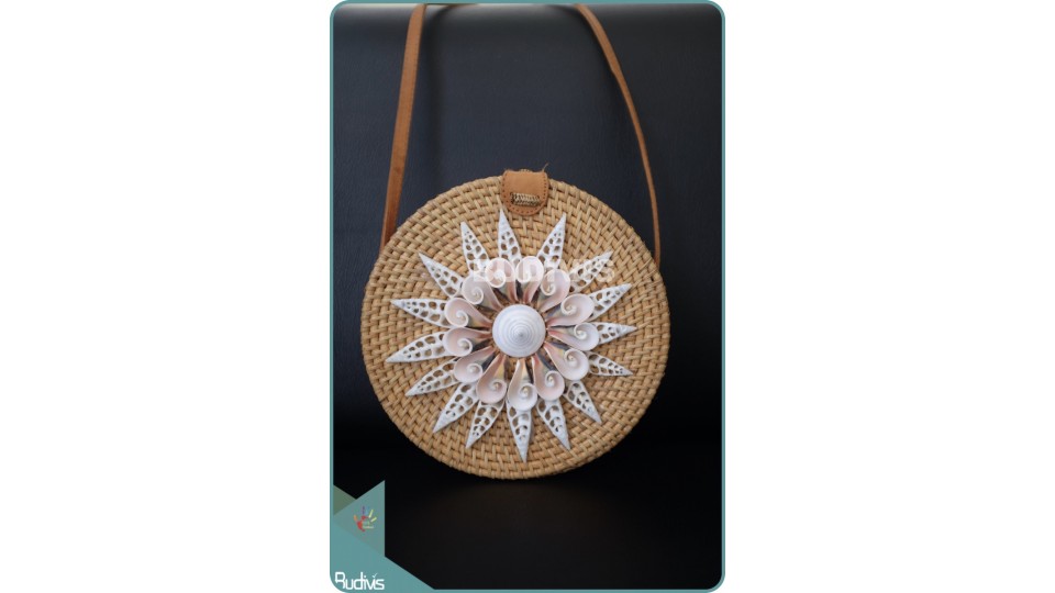 Shell Star Pattern Natural Round Rattan Bag