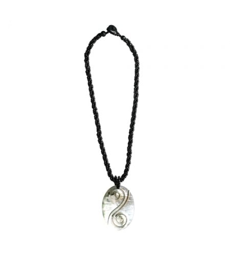 Penden Mop Shell Slide Necklace Bestseller