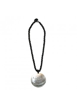 Penden Mop Shell Slide Necklace For Sale