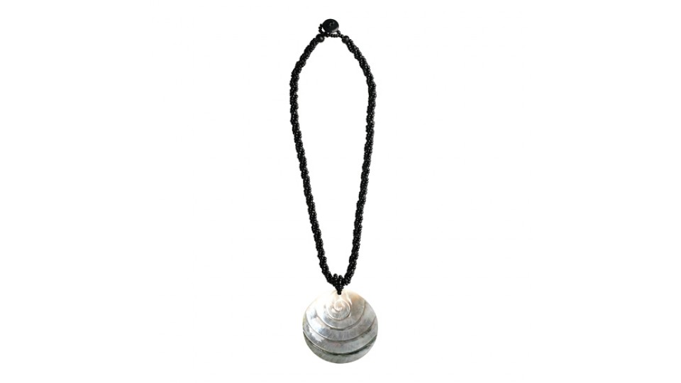 Penden Mop Shell Slide Necklace For Sale