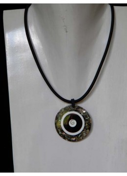 Selling Necklaces And Shell Pendants