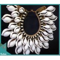Living Room Décor Standing Tribal Necklace Ovula Shell Decorative Interior