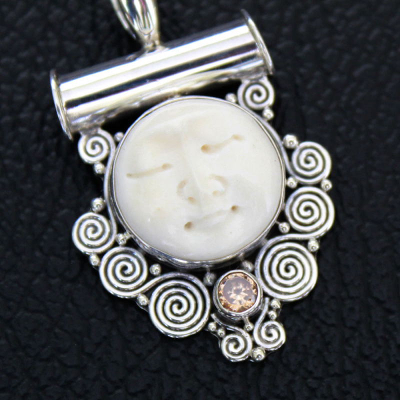 Wholesaler Bone Carved Moon Face Sterling Silver Pendant 925