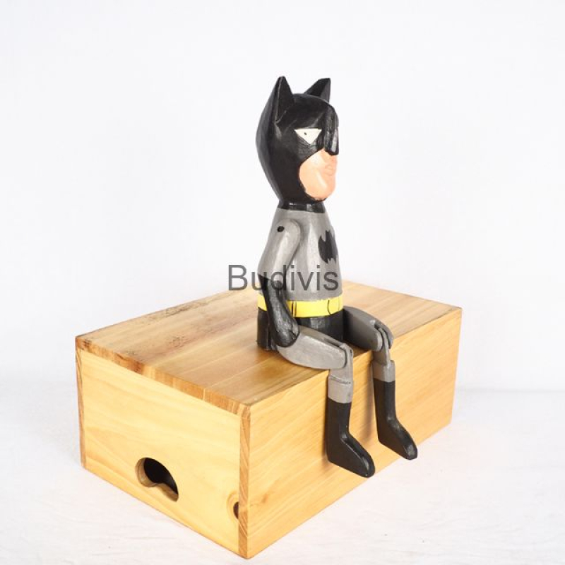 Factory Direct Sale Artisan Wooden Statue Iconic Character Model, Batman