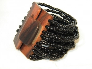 Beaded Bracelet Wood Buckle